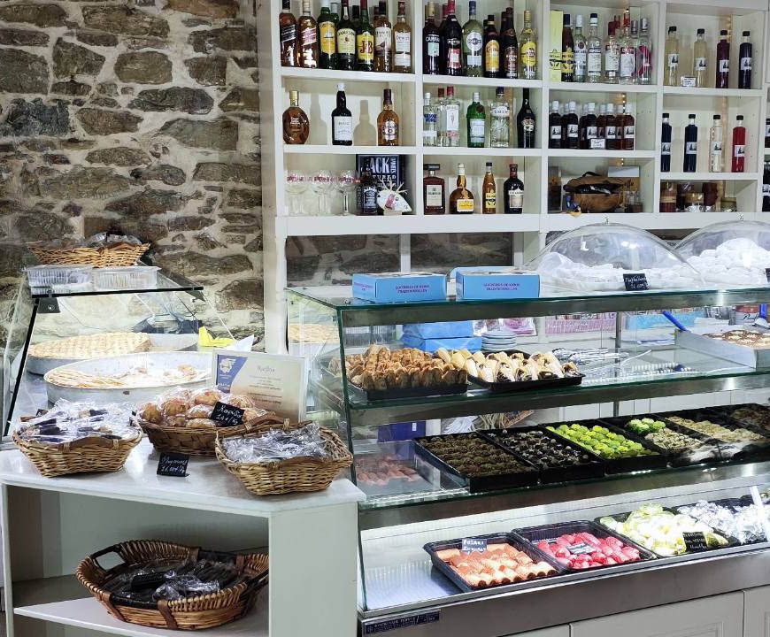 &Pi;&alpha;&rho;&alpha;&delta;&omicron;&sigma;&iota;&alpha;&kappa;ά &Gamma;&lambda;&upsilon;&kappa;ά &Kappa;ύ&mu;&eta;&sigmaf;